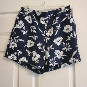 Cute flower shorts!!
